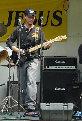 Joel Posner of This Side Up executes a smooth Riff
